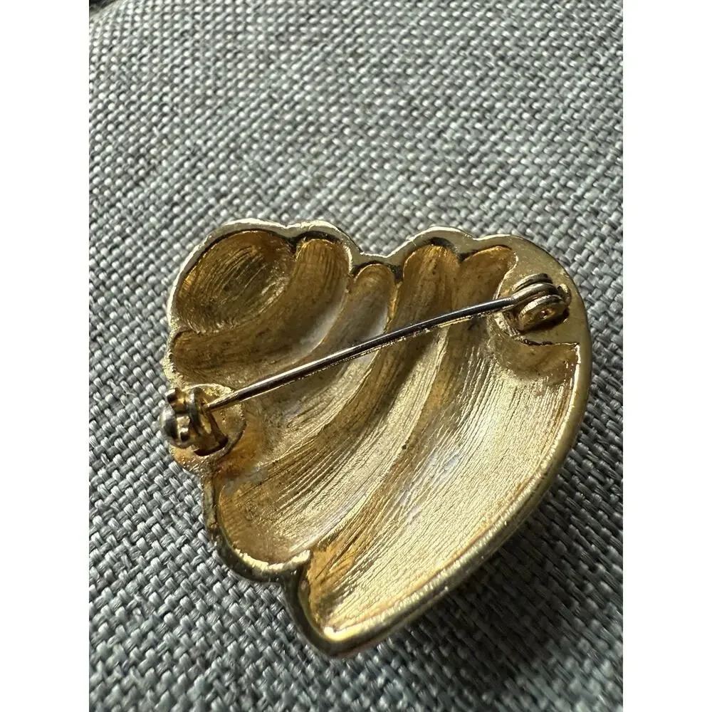 Vintage Gold Tone Puffed Brooch Modernist Deco Art To Wear Lapel Scarf Pin
